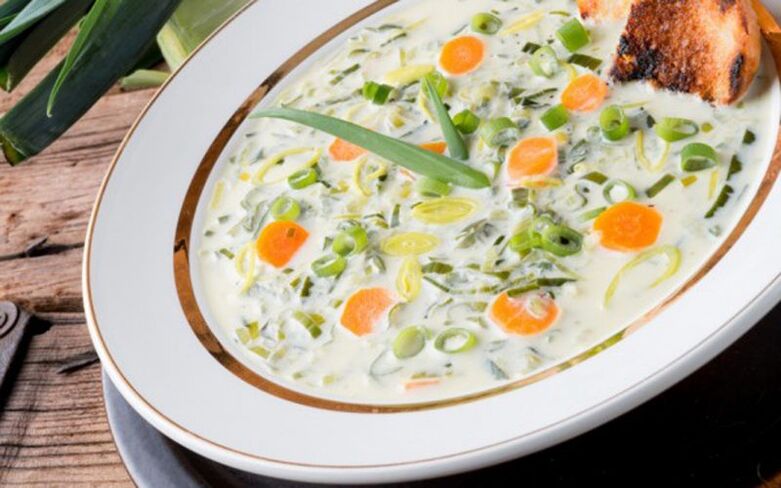 Soup with cottage cheese and vegetables for weight loss